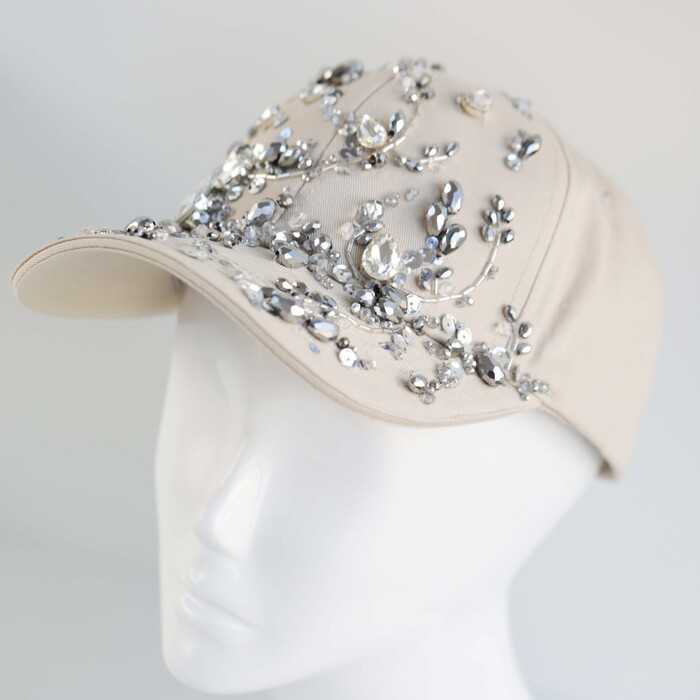 Кепка с вышивкой