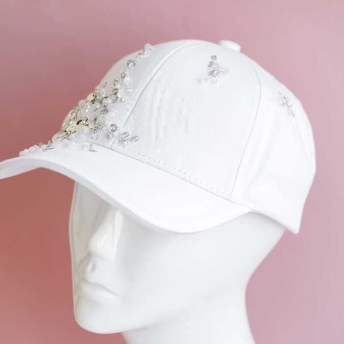 Кепка с вышивкой minimal