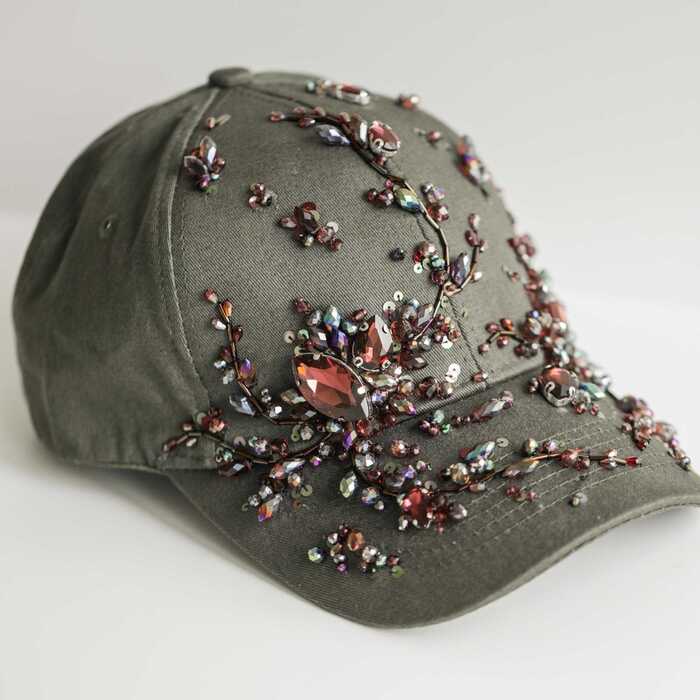 Кепка с вышивкой