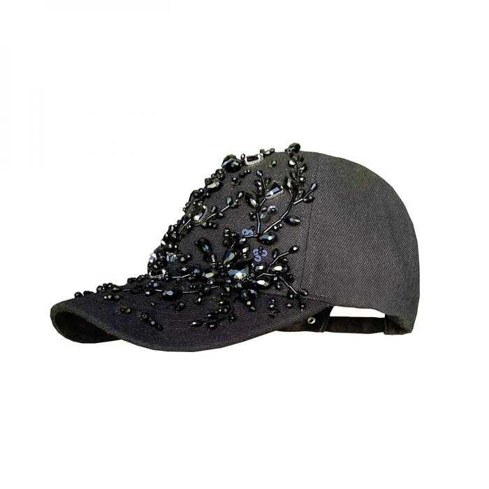 Кепка с вышивкой