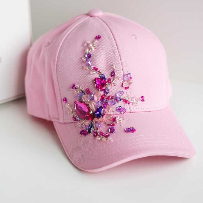 Кепка с вышивкой minimal