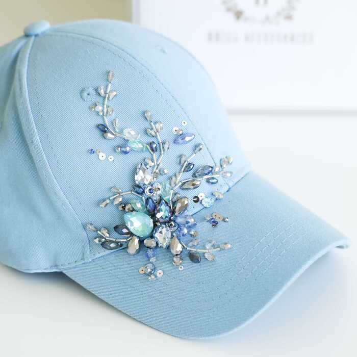 Кепка с вышивкой minimal