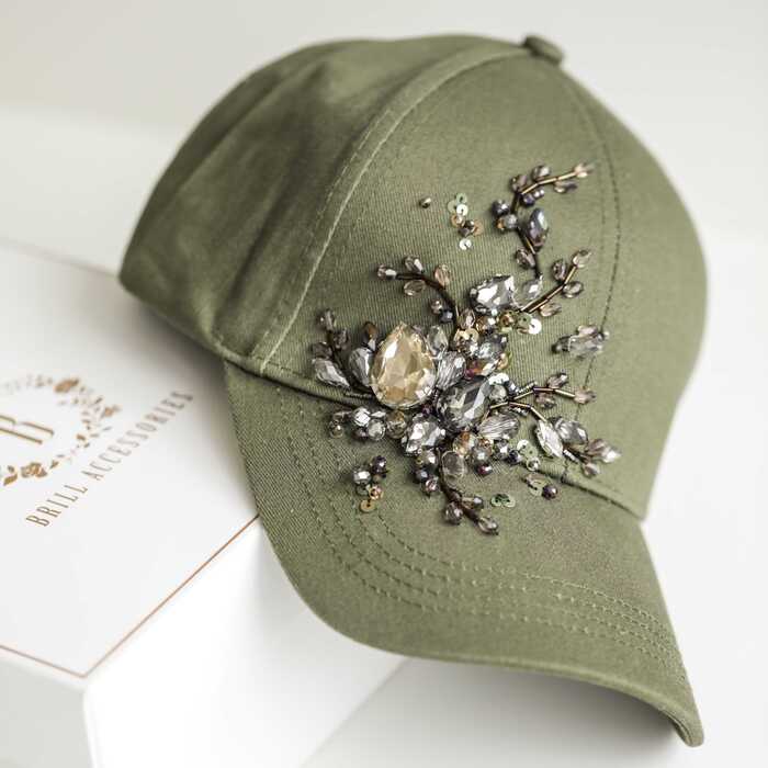 Кепка с вышивкой minimal