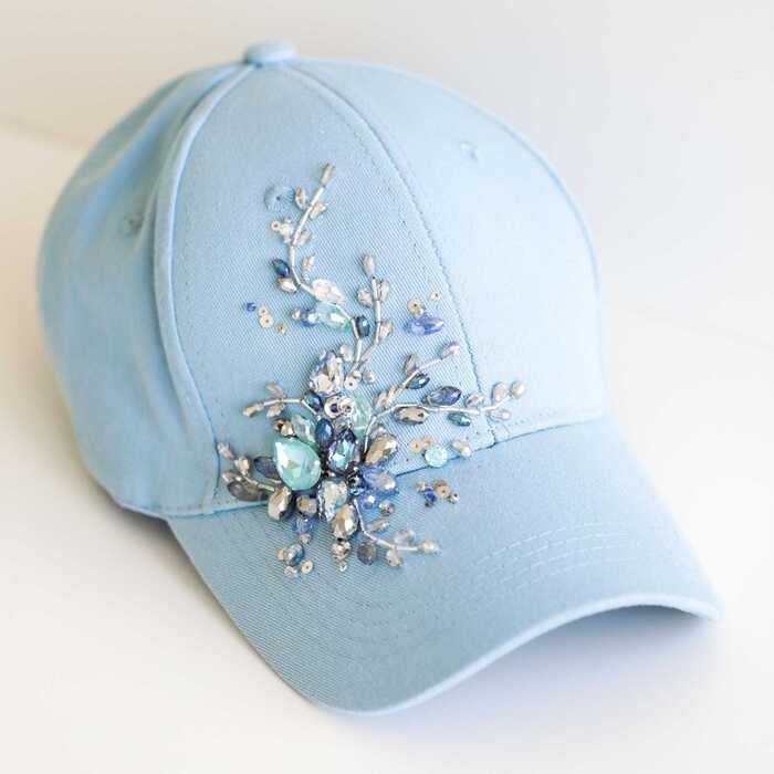 Кепка с вышивкой minimal