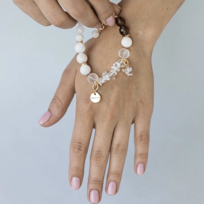 с лунным камнем