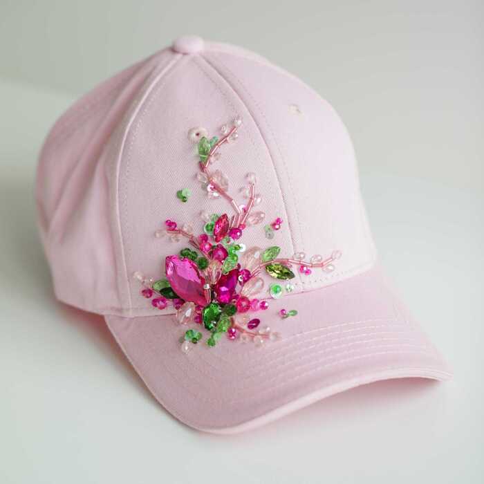 Кепка с вышивкой minimal