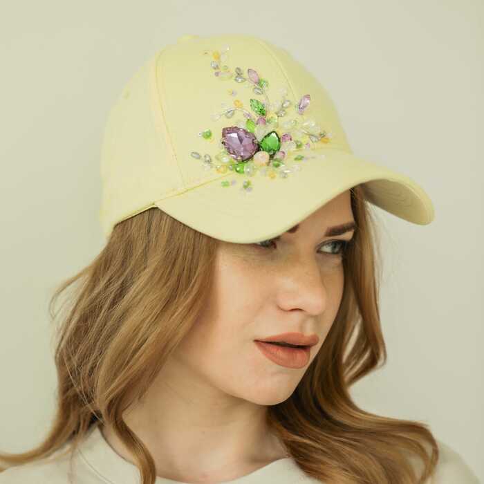 Кепка с вышивкой minimal