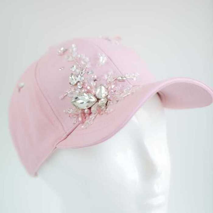 Кепка с вышивкой minimal