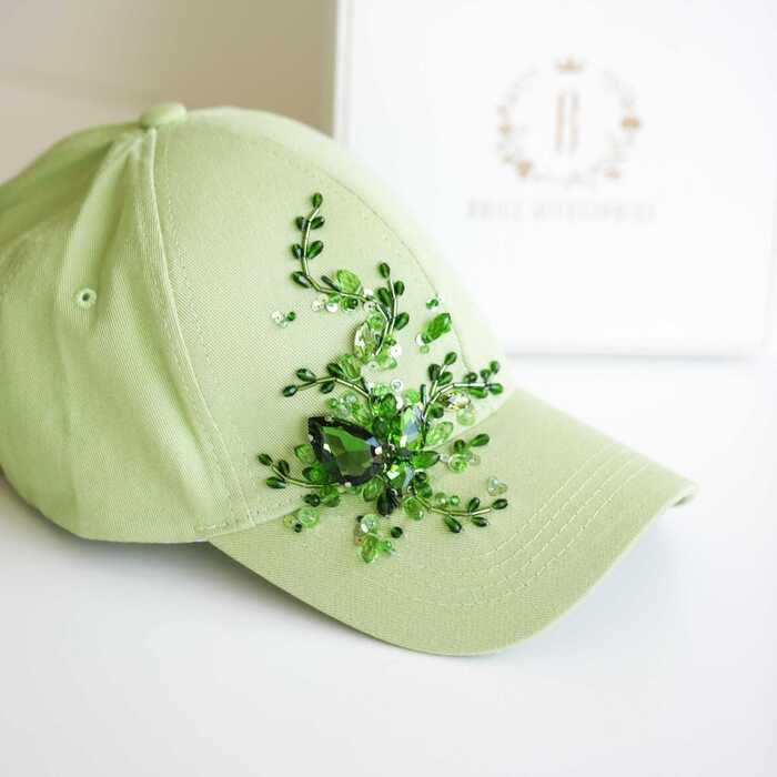 Кепка с вышивкой minimal