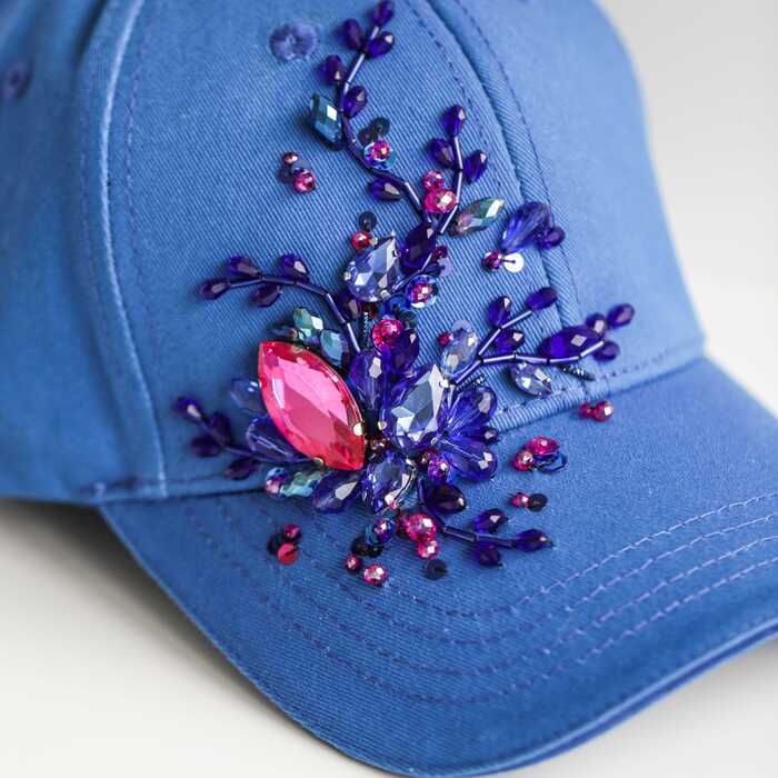 Кепка с вышивкой minimal