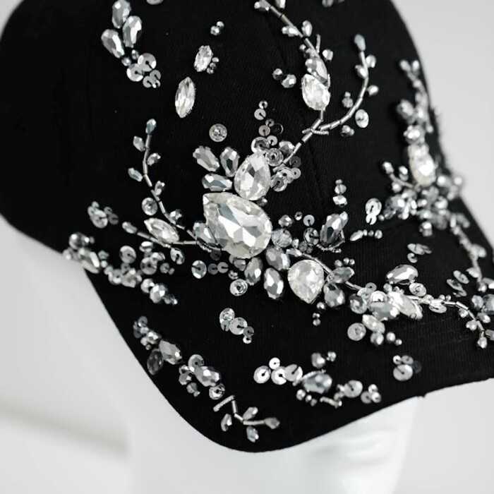 Кепка с вышивкой