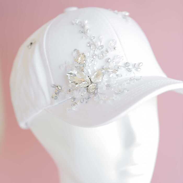 Кепка с вышивкой minimal