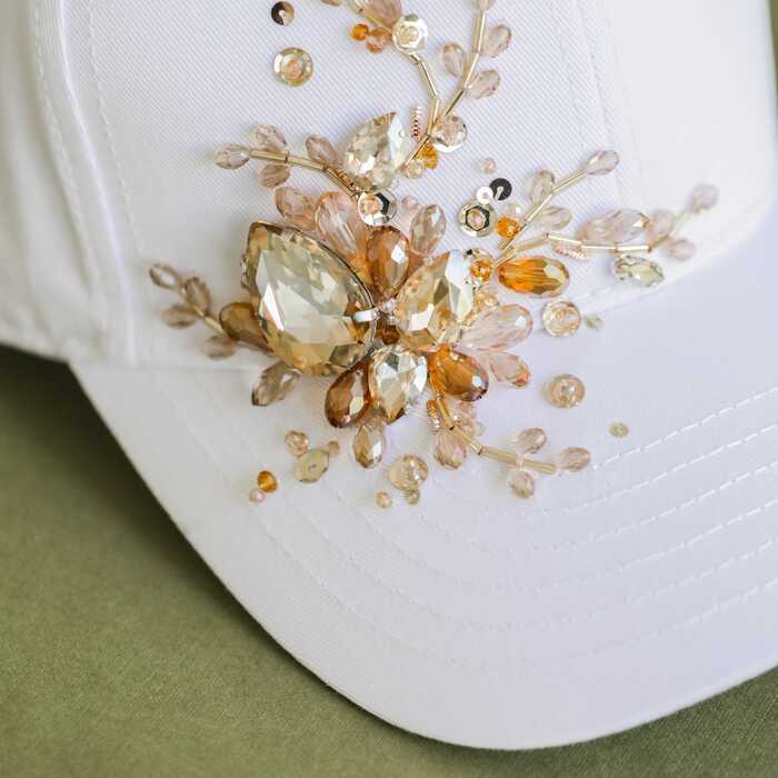 Кепка с вышивкой minimal