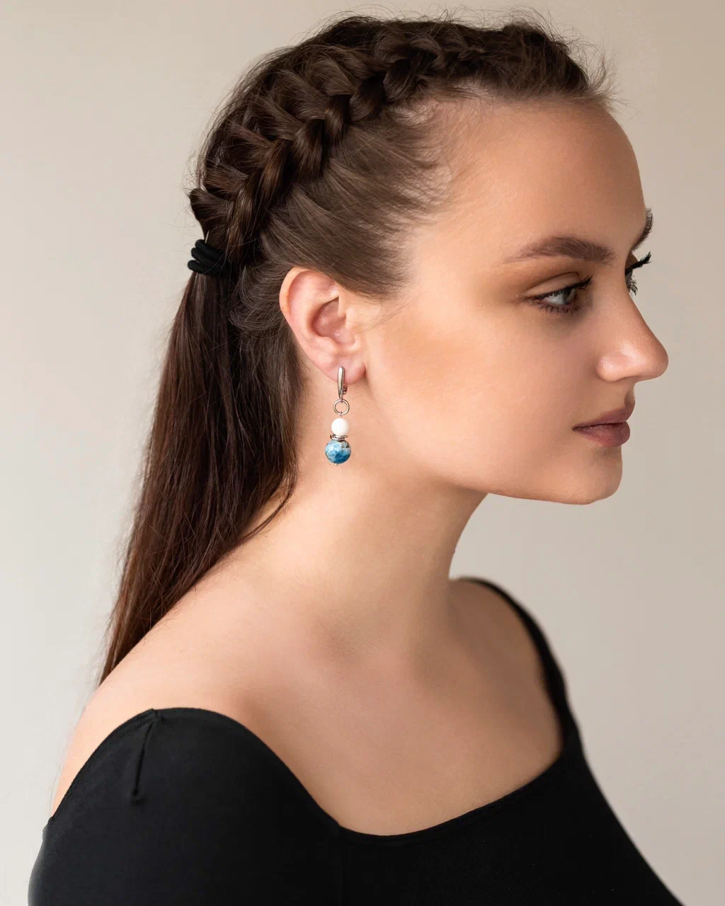 Колибри в синем апатите