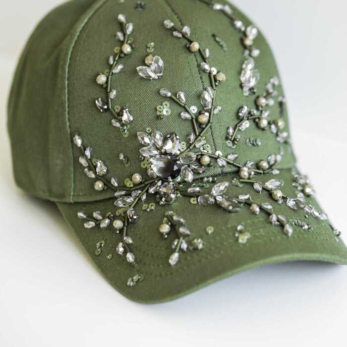 Кепка с вышивкой