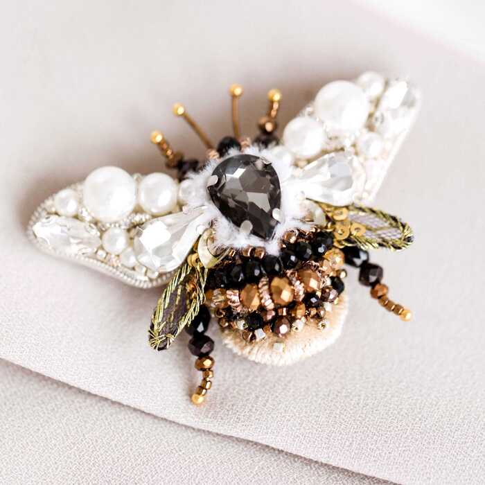 Шмель Честер