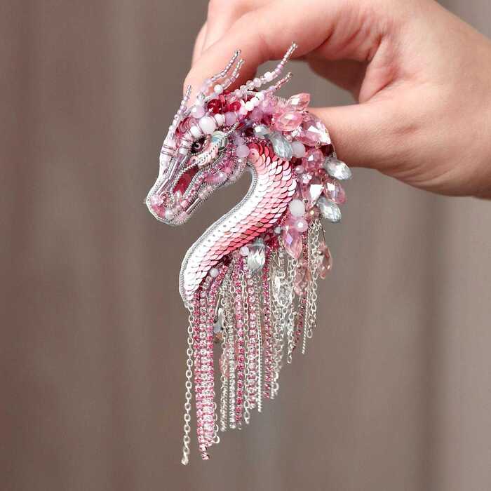 Дракон розовый