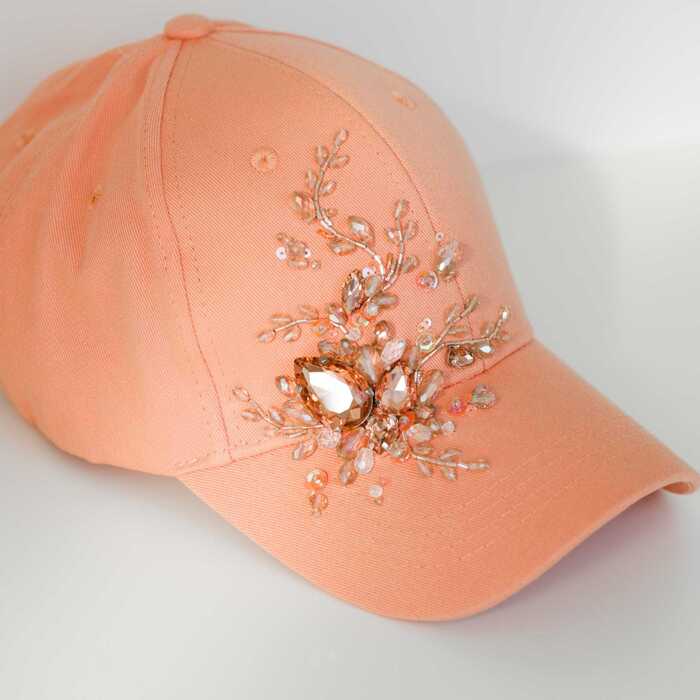 Кепка с вышивкой minimal