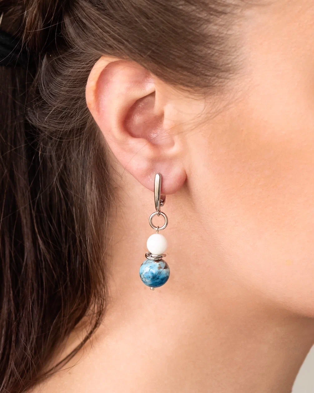 Колибри в синем апатите