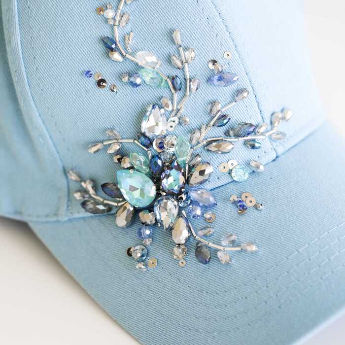 Кепка с вышивкой minimal