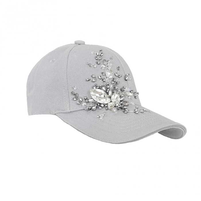 Кепка с вышивкой minimal