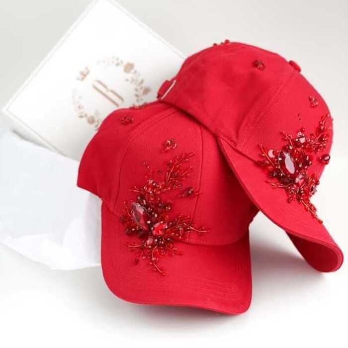 Кепка с вышивкой minimal