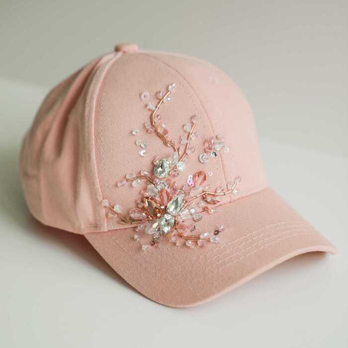 Кепка с вышивкой minimal