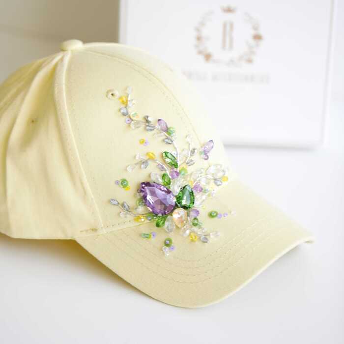 Кепка с вышивкой minimal