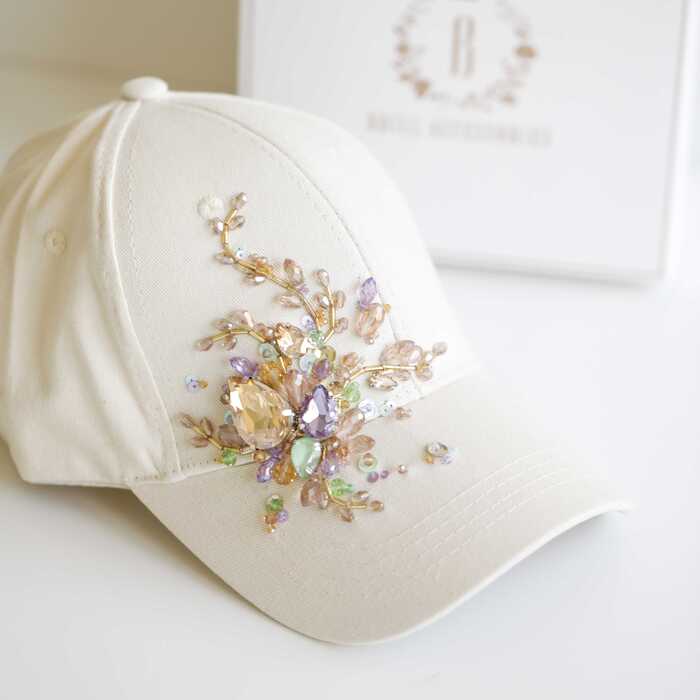 Кепка с вышивкой minimal