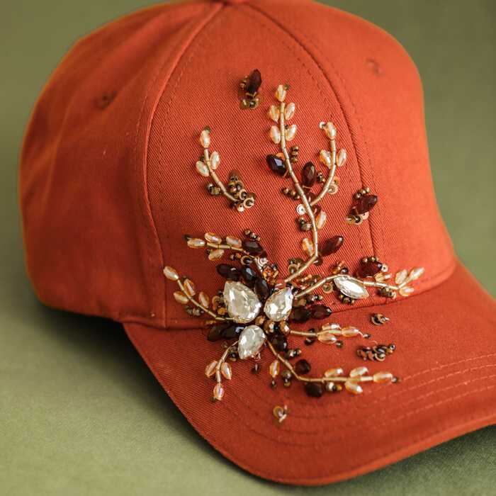 Кепка с вышивкой minimal