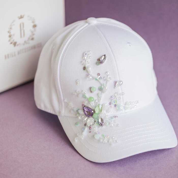 Кепка с вышивкой minimal