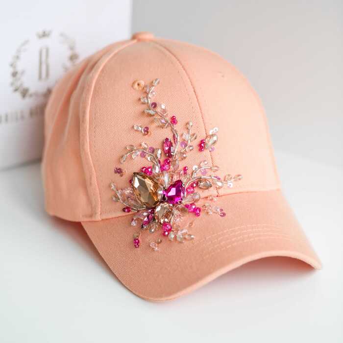 Кепка с вышивкой minimal