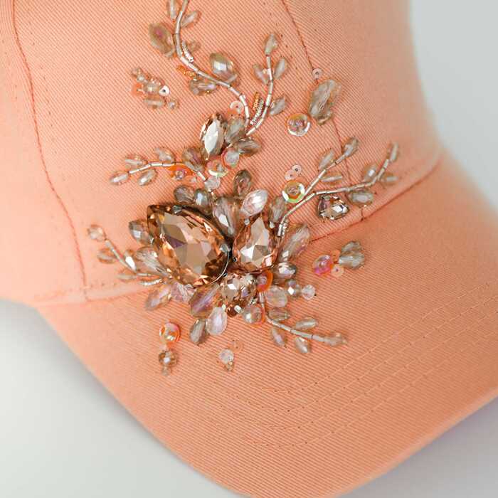 Кепка с вышивкой minimal