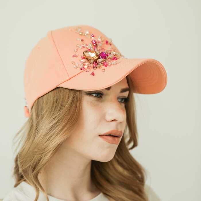 Кепка с вышивкой minimal