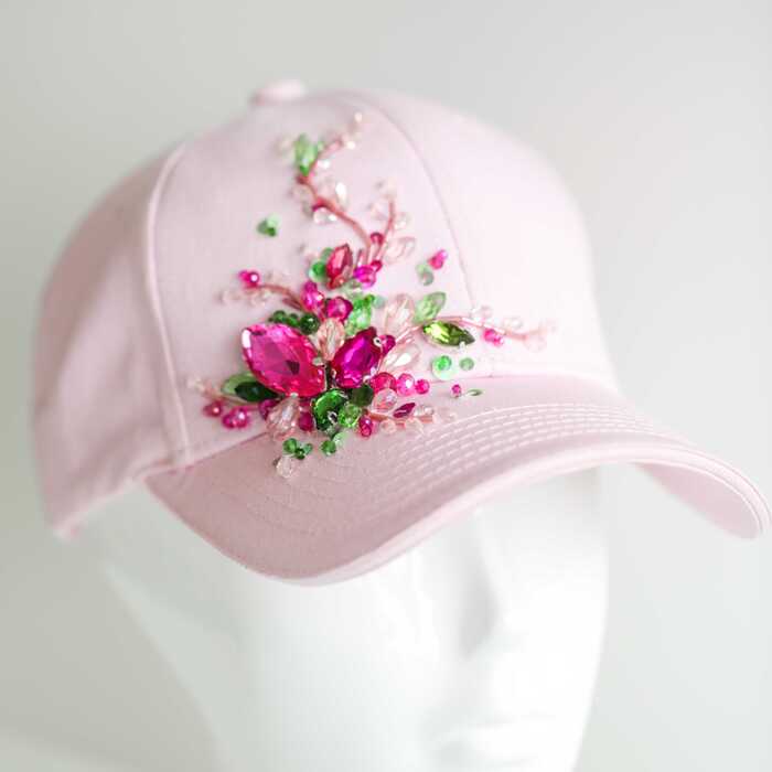 Кепка с вышивкой minimal