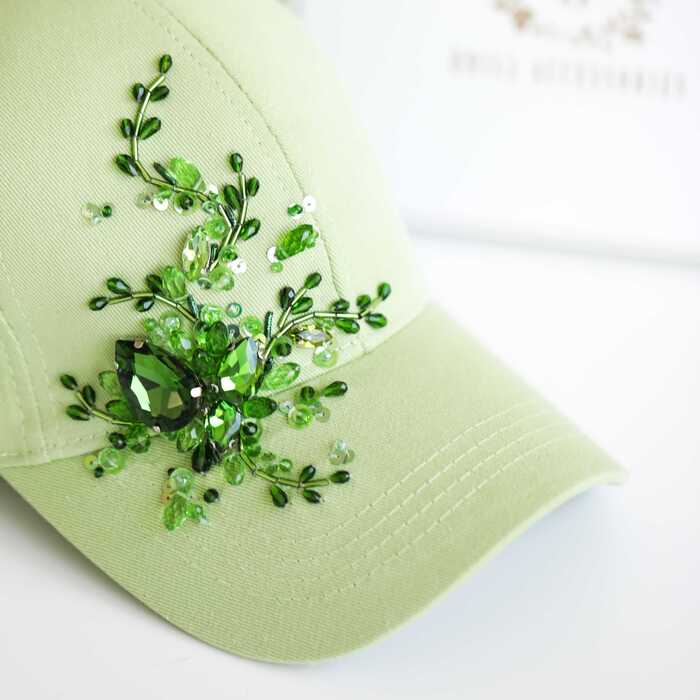 Кепка с вышивкой minimal