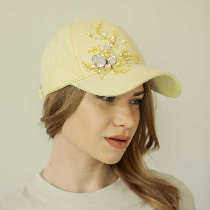 Кепка с вышивкой minimal