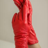 Цвет: Красный